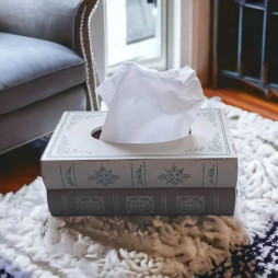 Нестандартна кутия-книга за съхранение и удобно изваждане на кърпички.
